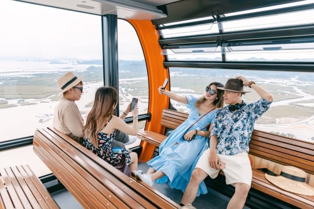 Trải nghiệm tuyến cáp treo có trụ cáp cao nhất thế giới