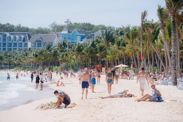 Hơn 370 khách Nga đến Phú Quốc trên chuyến bay thẳng từ Krasnoyarsk