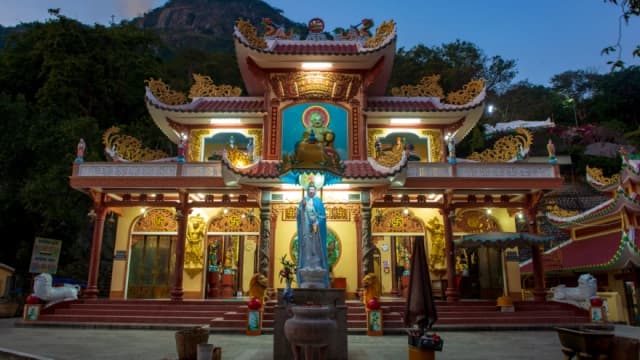 Lịch sử Linh Sơn Tiên Thạch Tự với hành trình trăm năm tuổi