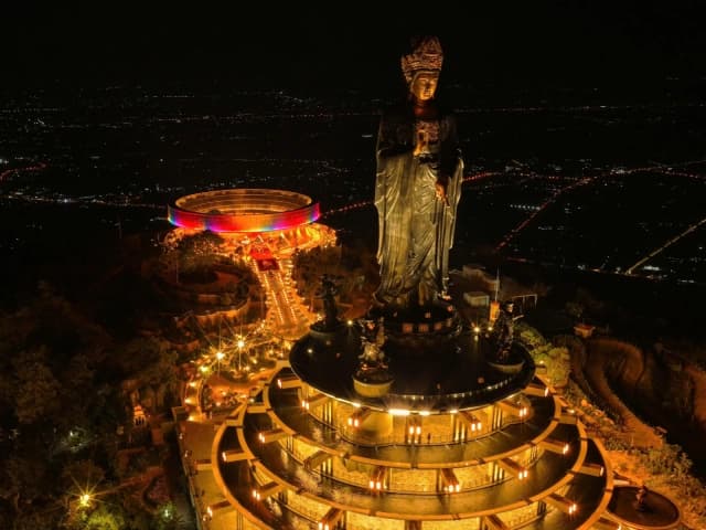 Khám phá trọn bộ về Tượng Câu Na Hàm Mâu Ni Núi Bà Đen ở Tây Ninh