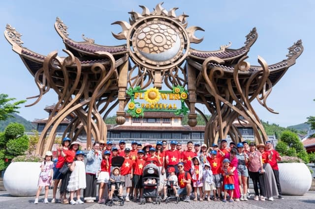 Ba Na Hills rực cờ hoa trong ngày đầu nghỉ lễ Quốc khánh 2/9