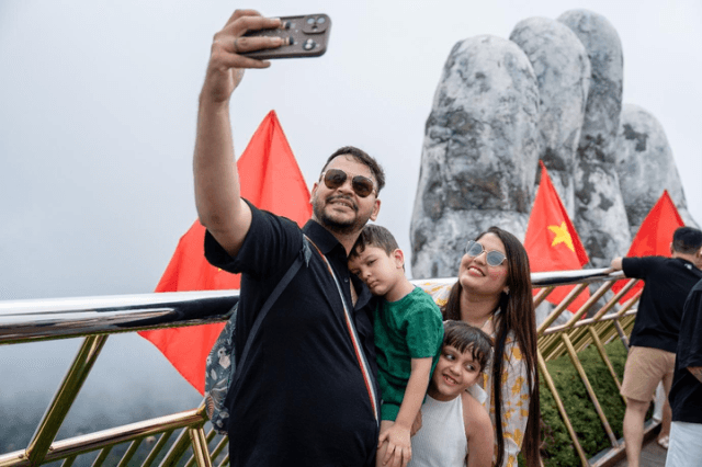 Gợi ý check-in lễ hội đèn lồng Hội An kết hợp Sun World Ba Na Hills