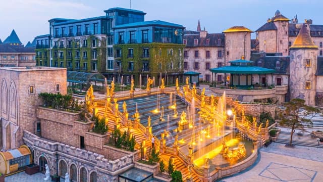 Thác Thần Mặt Trời: Điểm check-in "vương giả" trên đỉnh Bà Nà