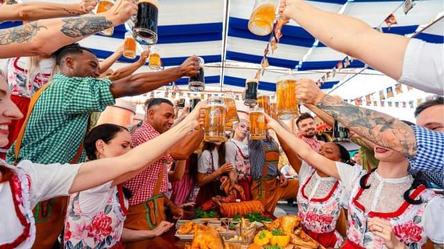 Thưởng thức hương vị bia Bà Nà giữa không gian châu Âu