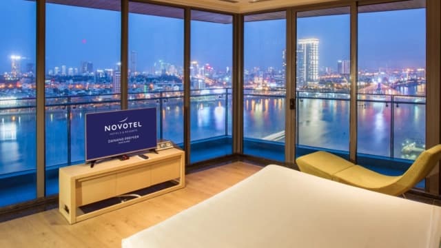 Top khách sạn view sông Hàn Đà Nẵng đẹp mỹ mãn, giá hợp lý