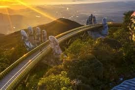 Cầu Vàng – Cây cầu du lịch biểu tượng hàng đầu thế giới