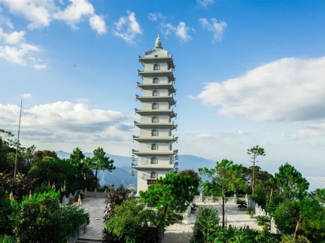 Tháp Linh Phong Tự - tuyệt tác tâm linh trên đỉnh Bà Nà