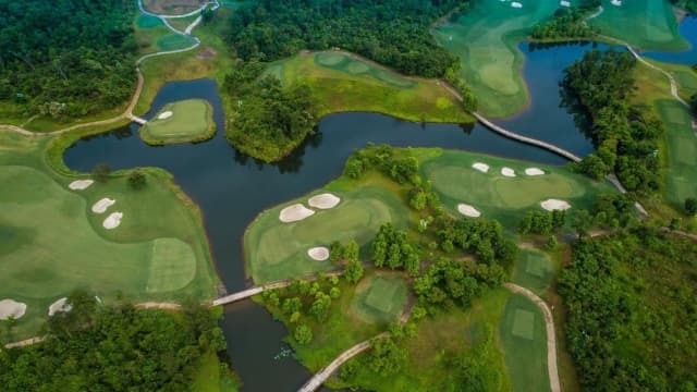 Khám phá cảnh quan thiên nhiên sân golf Ba Na Hills đẹp mê mẩn