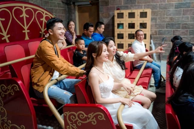 Airship Theater -The Flying Eyes Theater