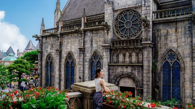 Review khách sạn Mercure Danang French Village Ba Na Hills: Giá phòng, View, Tiện ích