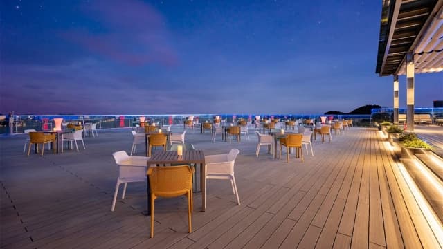Top 7 cafe view biển ở Cát Bà đẹp nhất để ngắm hoàng hôn