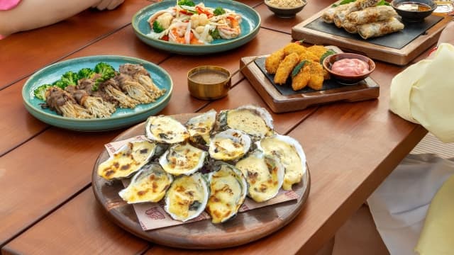 Top 15+ nhà hàng hải sản ngon ở Cát Bà nhất định phải thử