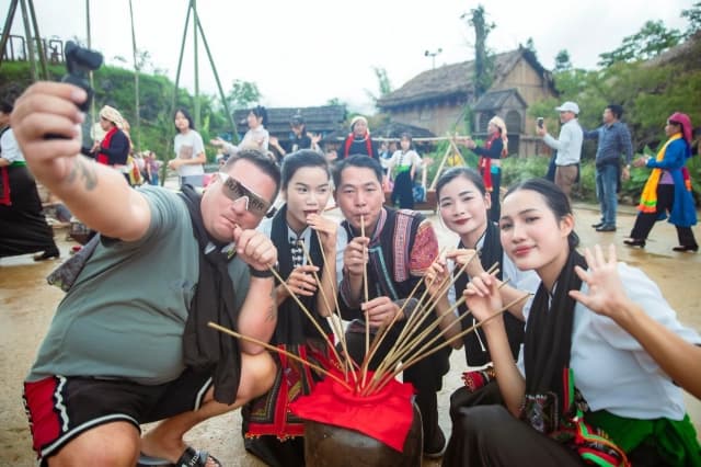 Mùa thu Sa Pa hấp dẫn du khách quốc tế bởi những trải nghiệm nào?