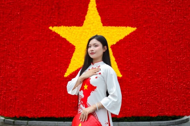 Sun World Ha Long cờ hoa rạng rỡ đón mừng kỷ niệm 80 năm Quốc khánh 2/9