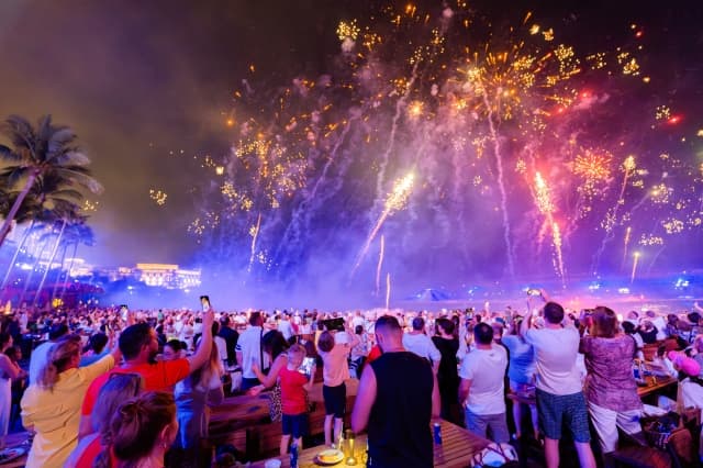 Ăn gì ở Sunset Town Phú Quốc? Gợi ý trải nghiệm ẩm thực độc đáo