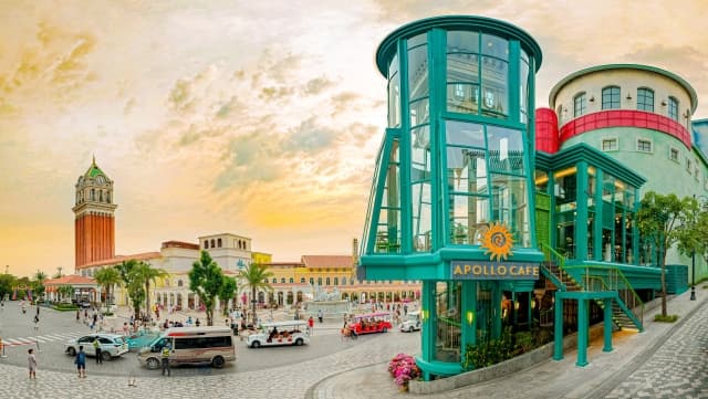 Apollo Cafe Sunset Town: Tuyệt tác "Thị trấn hoàng hôn lộn ngược" của Bill Bensley