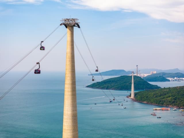 Gợi ý góc sống ảo “triệu view” khi đi cáp treo Hòn Thơm