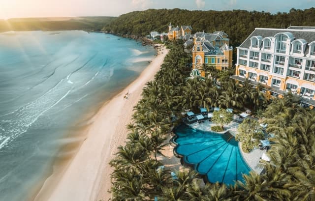 JW Marriott Phu Quoc Emerald Bay lọt top 13 khách sạn đáng trải nghiệm nhất châu Á