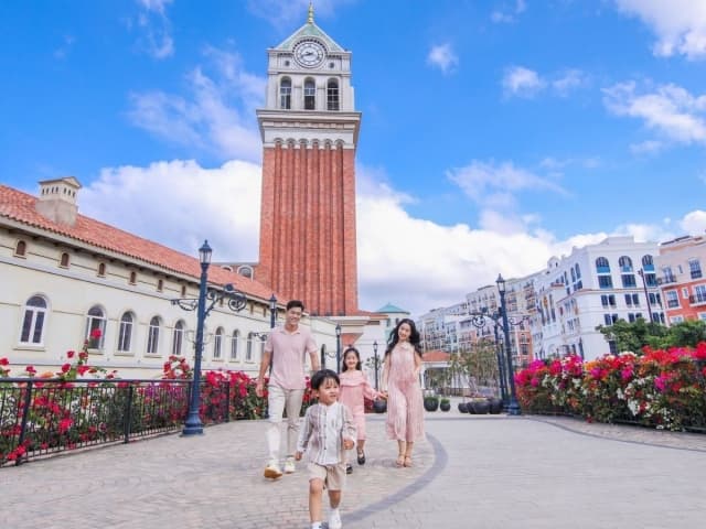 Lịch trình khám phá Sunset Town từ chiều đến đêm
