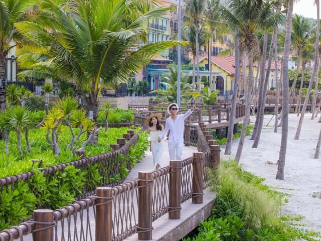 Đi bộ Sunset Town: Trải nghiệm dạo phố đẹp nhất Phú Quốc