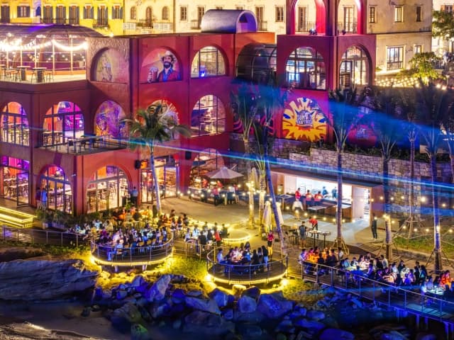 Nhiều nhà hàng “khủng” trên thế giới hóa nhỏ bé khi đặt cạnh kỷ lục của Sun Bavaria GastroPub tại Phú Quốc
