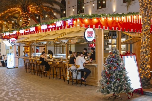 Quán ăn Sunset Bazaar có gì? Khám phá không gian ẩm thực giữa Sunset Town