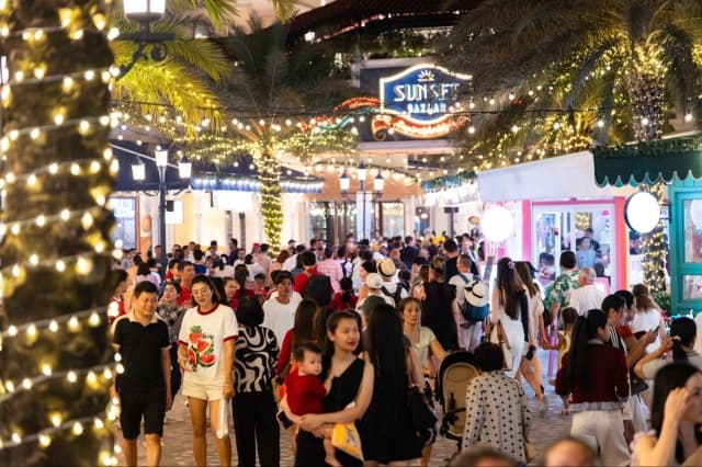 Đón năm mới ở Phú Quốc: Thị trấn Hoàng Hôn hóa sân khấu lễ hội khổng lồ