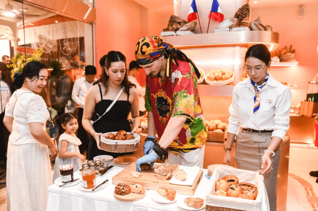 Bánh Eric Kayser Phú Quốc: Hương vị Pháp giữa lòng đảo Ngọc