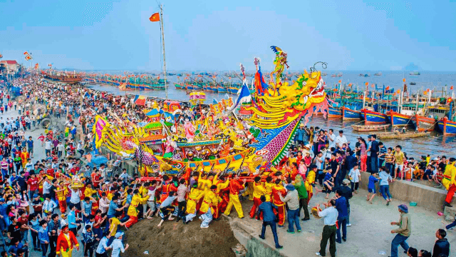 Khám phá lễ hội Cầu Ngư Hậu Lộc nghi lễ độc đáo của ngư dân biển