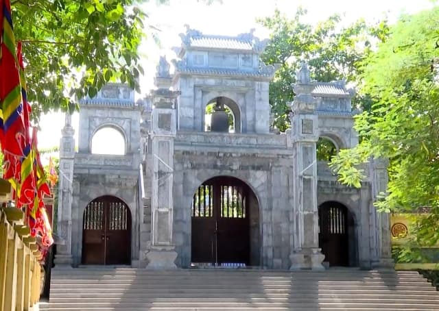 Đền Sòng Sơn: Lịch sử, lễ hội và trải nghiệm tâm linh nổi bật