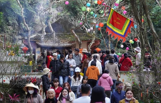 Phủ Na: Khám phá di tích lịch sử, du lịch tâm linh