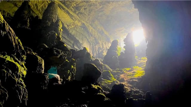 Khám phá hang Dơi Kho Mường: Kỳ quan giữa lòng Pù Luông